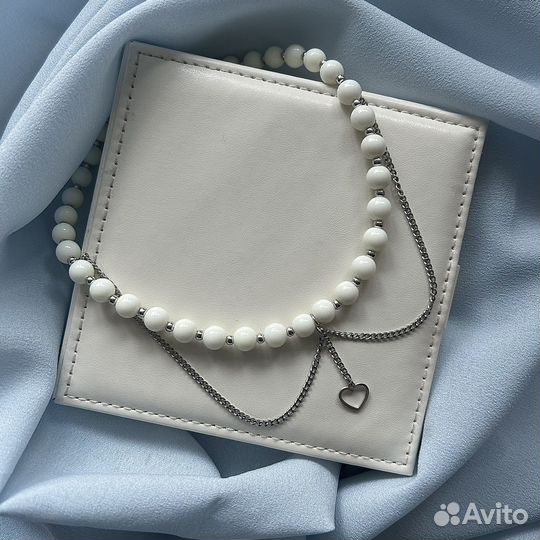 Колье из бусин