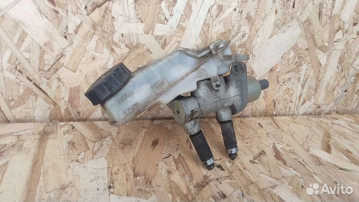 Главный тормозной цилиндр Ford Focus 2