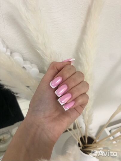 Маникюр и педикюр