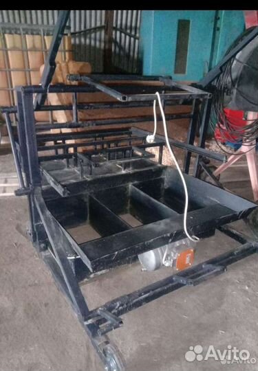 Станок для производства строительных блоков