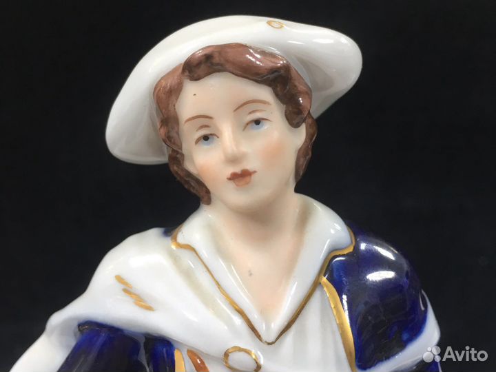 Фарфоровая Статуэтка «Трубадур» Royal Dux