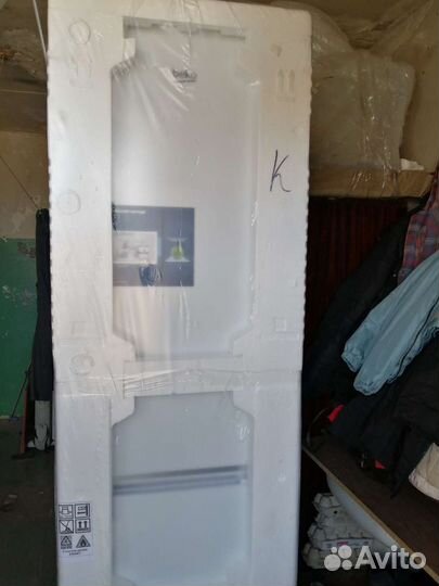 Холодильник новый