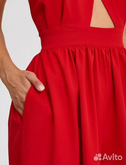 Комбинезон женский праздничный с открытой спиной