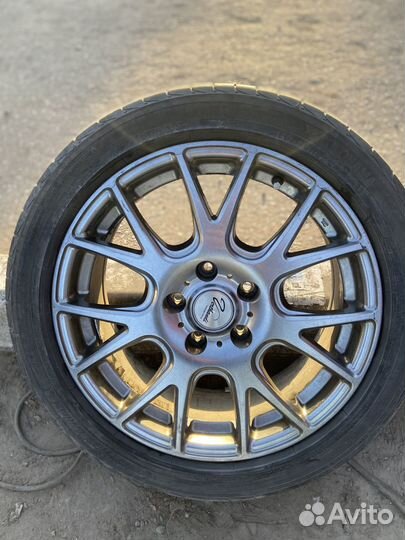 R17 Yokohama BluEarth E51 225/45, PCD 5x114.3 DIA 73.1