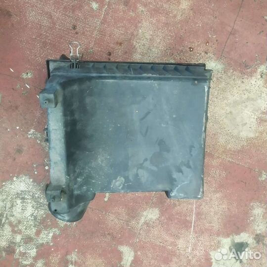 Корпус воздушного фильтра Mercedes-Benz Vito 638