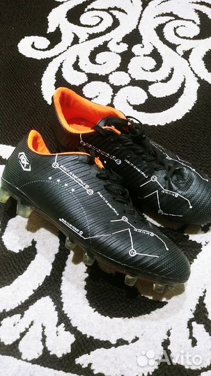 Футбольные бутсы