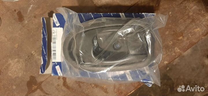 Дверная внутренняя ручка Киа Спектра