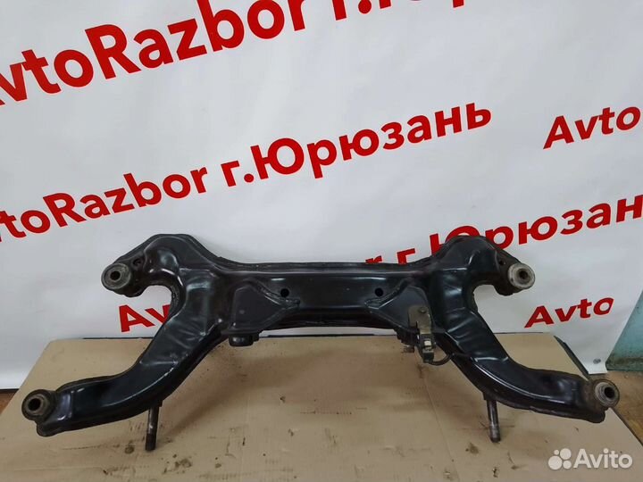 Передний подрамник nissan bluebird u14