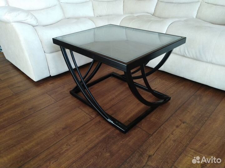 Журнальный столик