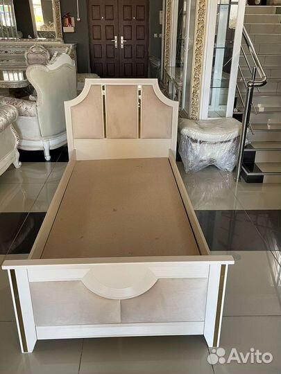 Кровать односпальная