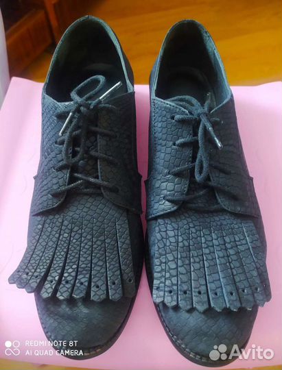 Кожаные ботинки под питона