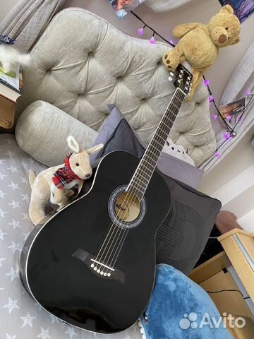 Акустическая гитара с чехлом