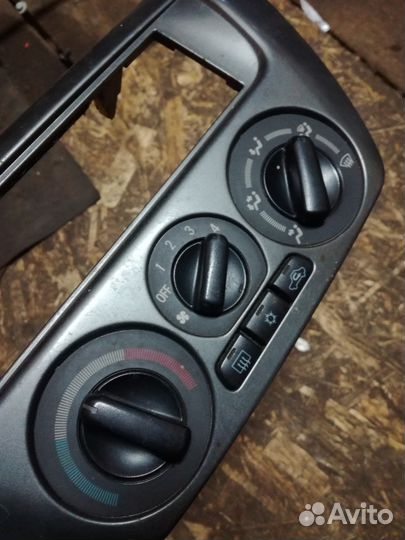 Блок управления отопителем кондиционером Lancer 9