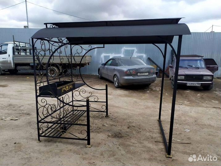 Мангал с крышей