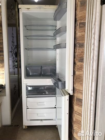 Холодильник бу Snaige