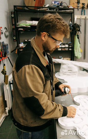 Неоновая вывеска