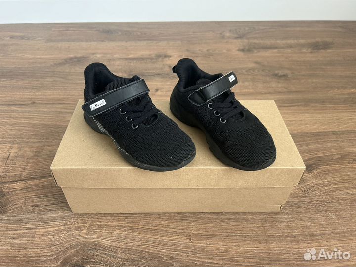 Кроссовки детские 28 размер