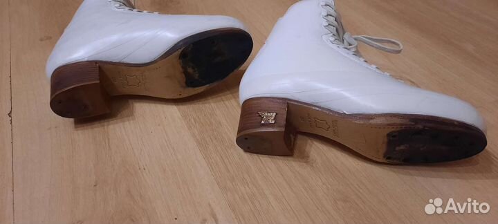 Фигурные ботинки Risport RF2