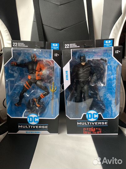 Фигурки Batman и Deathstroke