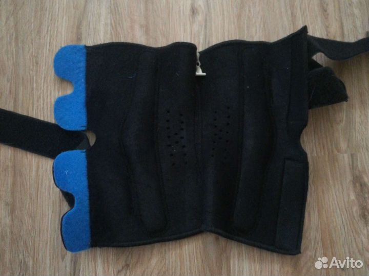 Коленный ортез с шарнирами