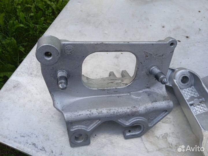 Кронштейн опоры кпп Kaptur