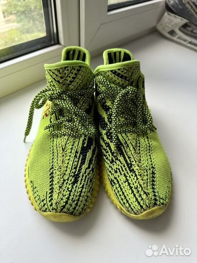 Кроссовки Yeezy boost