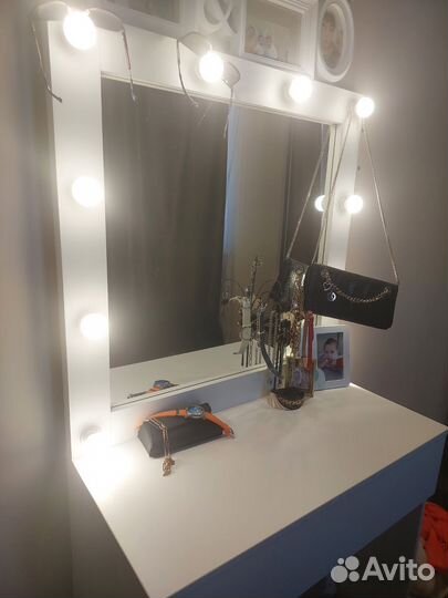 Столик для макияжа бу