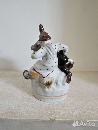 Фарфоровые статуэтки Конёк-горбунок (триптих)