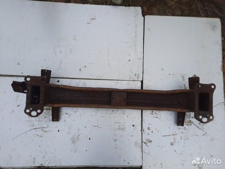 Усилитель бампера Kia Sorento