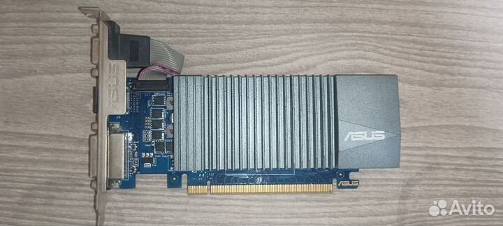 Материнская плата с процессором и видеокартой