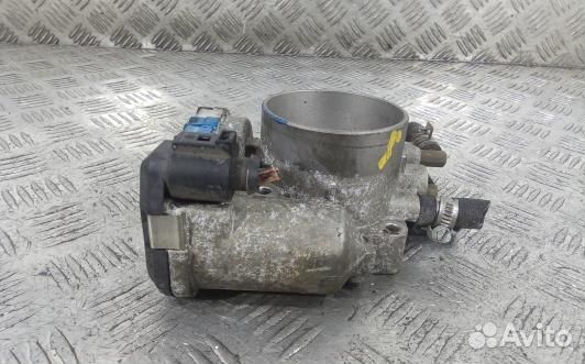 Дроссельная заслонка бензиновая audi A8 D3 (LNT04C