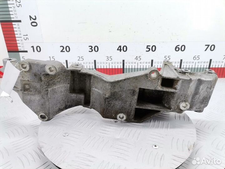 Кронштейн генератора Ford Galaxy 1998