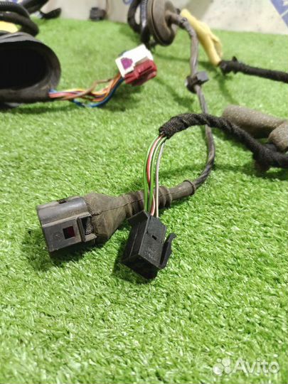 Проводка двери задняя правая Skoda Superb седан