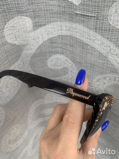 Солнцезащитные очки Dsquared