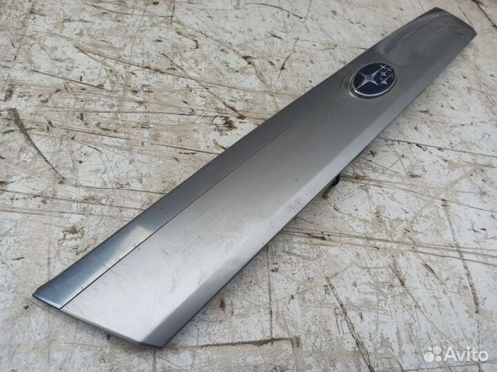 Накладка двери багажника