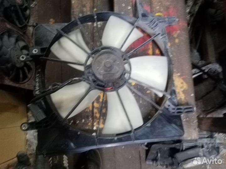 Вентилятор радиатора на Хонда Аккорд VII 07г