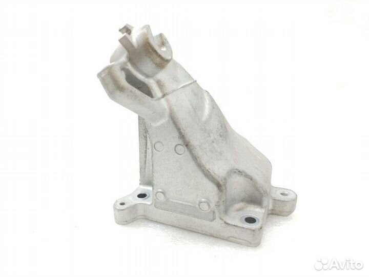 Кронштейн двигателя правый Mercedes-Benz Cls-Class