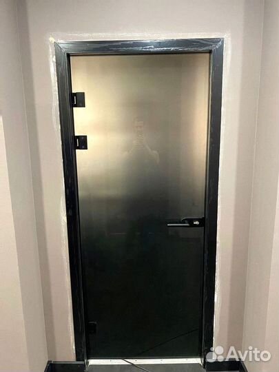 Межкомнатные стеклянные двери на заказ