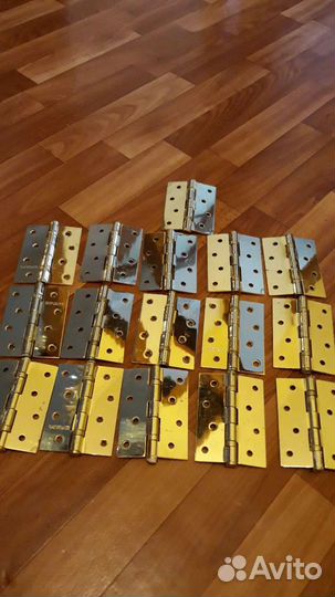 Петли на двери