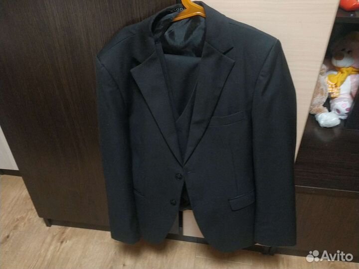 Костюм тройка для мальчика 146-152 бу