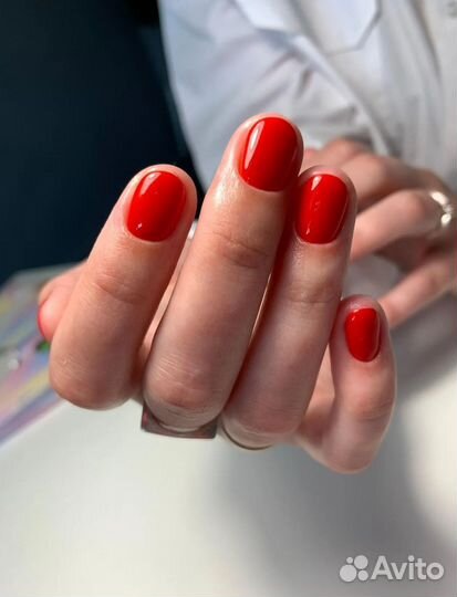 Мастер маникюра и педикюра, наращивание ногтей