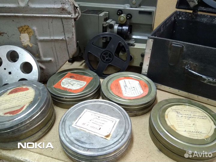 Узкопленочный киноапарат