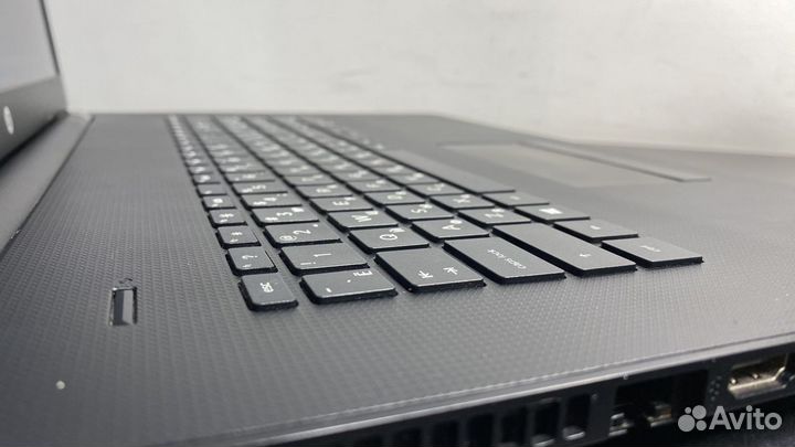 Большой ноутбук HP E2-9000/17’3/SSD/4GB