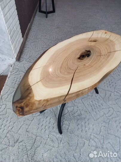 Стол-консоль из спила ясеня