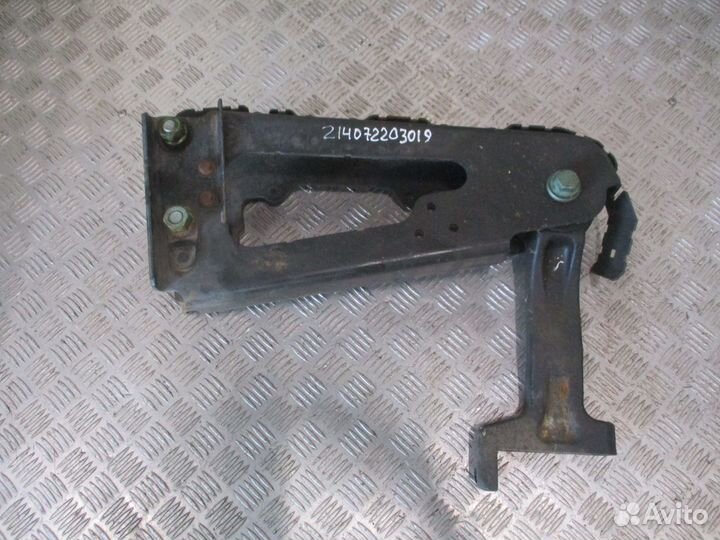 Кронштейн кабины Mercedes-Benz A9603101460