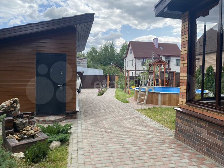 Дом 219 м² на участке 6 сот.