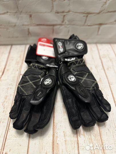 Мотоперчатки