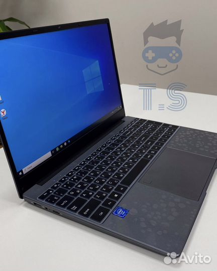 15,6 ультрабук 16Гб/512 Гб SSD/4 ядра