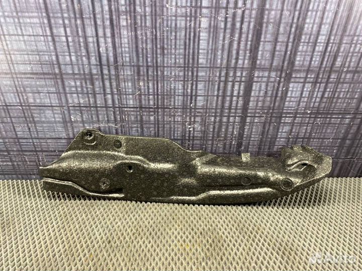 Пыльник крыла правый Audi Allroad C5 ARE 2001