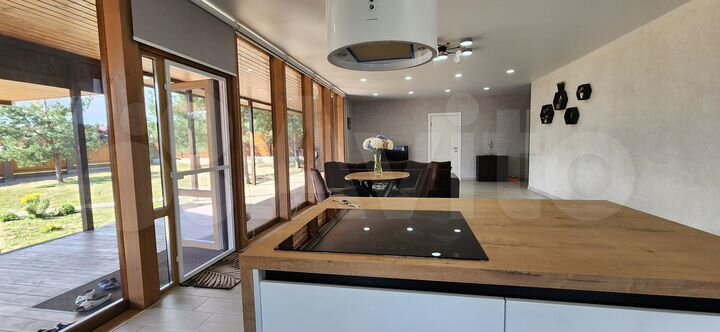 Коттедж 196 м² на участке 15 сот.